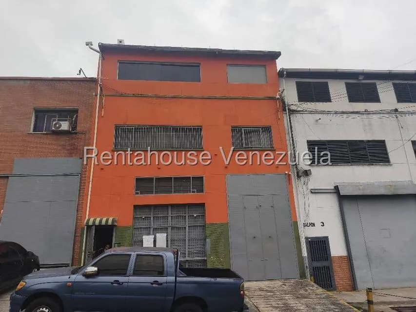 Comercial (Galpon - Deposito) en Venta en Sarria, Distrito Metropolitano