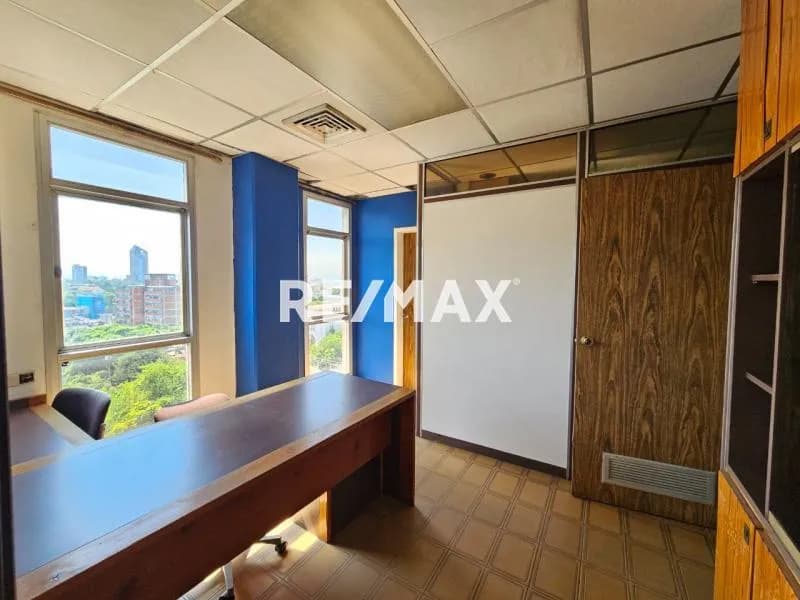 En Venta Oficina Centro Profesional Plaza Calicanto