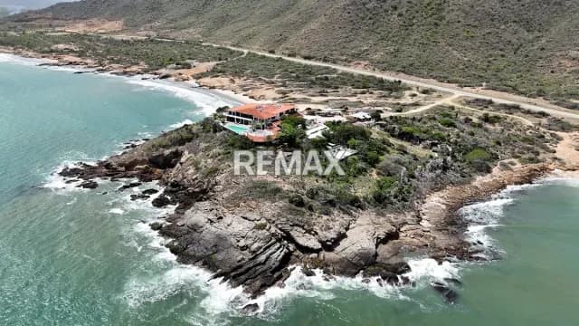 CASA VISTA AL MAR EN TAGUANTAR EN CIMA DE ESPECTACULAR ISTMO, CON EL MAR CARIBE A SUS PIES, ISLA DE MARGARITA, NUEVA ESPARTA, VENEZUELA