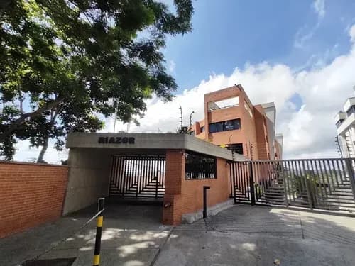 Urb. Miranda - 324 Mts2