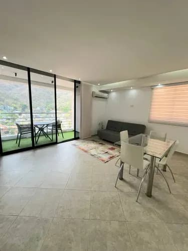 Apartamento En Alquiler Ubicado En El Parral, Res Merlot Suites. Julián Acosta 140