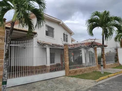 La Casa De Tus Sueños Está En Venta Ubicada En Guaracarima En La Victoria Aragua 26-16064 Irrr