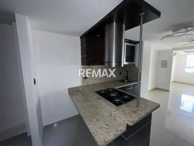 EN VENTA TOWN HOUSE EN CAMINOS DE TARABANA