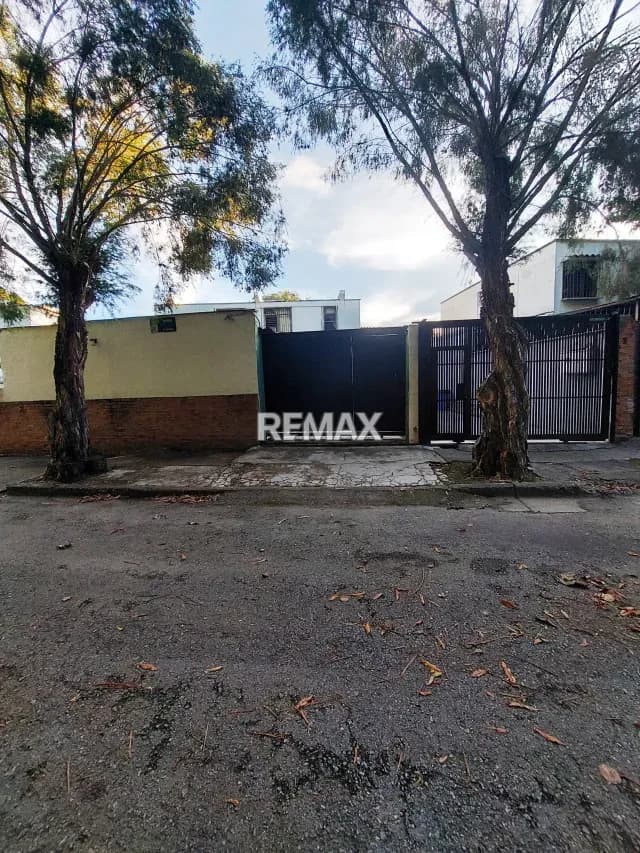 CASA EN VENTA - URB. EL CAFETRAL