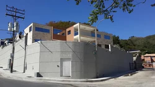 Casa Moderna Y Amplia En Venta En Urb. Prebo Iii. Zenaida Quintero
