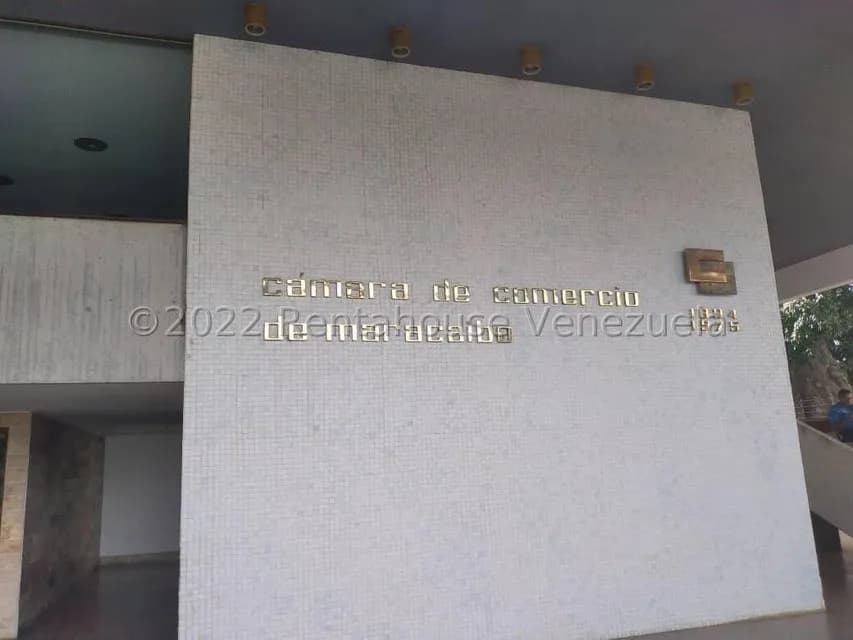 Comercial (Oficina) en Alquiler en Avenida El Milagro, Zulia
