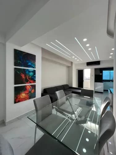 En Alquiler - Apartamento Ubicado En Uno De Los Mejores Edificios De La Urb. Las Chimeneas Pl