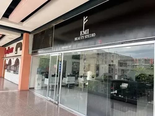 Vendo Local Comercial De 75 M2 + Fondo De Comercio + Inventario, Ref. 50.000 - Centro Comercial Parque Aragua, Maracay