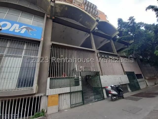 Comercial (Oficina) en Venta en Avenida Bolivar, Aragua