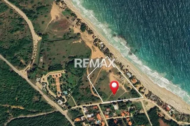 ¡Oportunidad única! En venta terreno frente al mar en Playa Parguito - Isla de Margarita