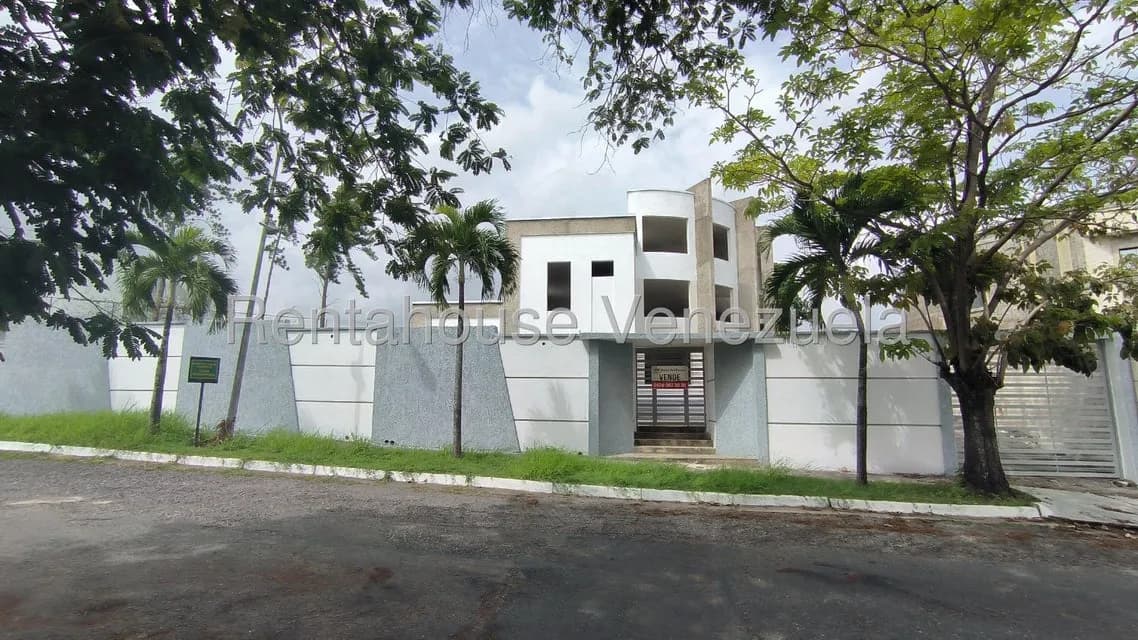 Casa (Multipes Niveles) en Venta en Guaracarima, Aragua