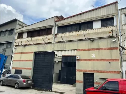 Se Vende Edificio Industrial 1559m2 La Yaguara 8357
