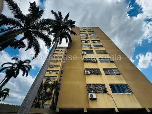 César Bullones Alquila Bello Apartamento En Cabudare Centro, Lara 26-18535