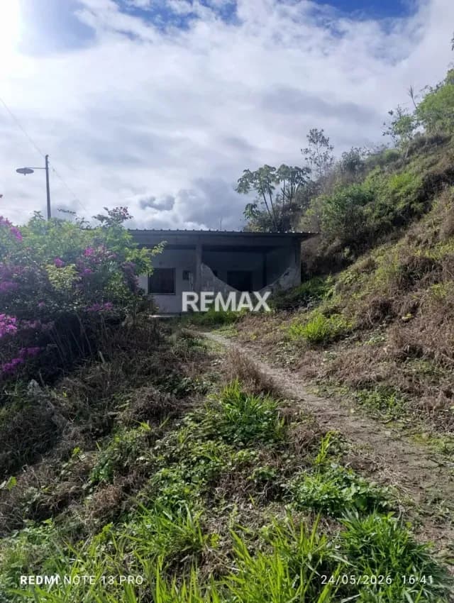 SE VENDE CASA EN PREGONERO
