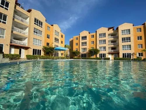Moderno Apartamento Equipado, Piso 1, Excelente Ubicación, Urb Cerrada, Vigilancia 24 Horas, Piscina, Áreas Verdes, Churuatas. Inmejorable Oportunidad