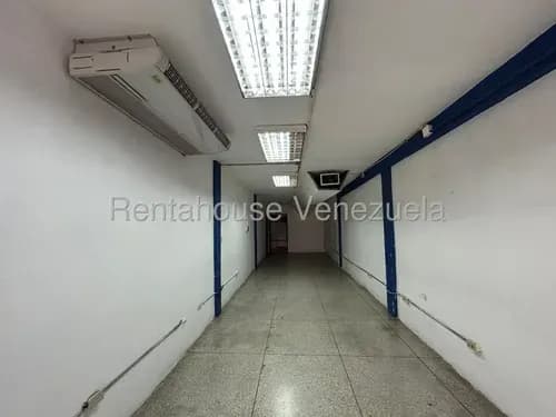 Espectacular Local Comercial En Alquiler Centro De Barquisimeto, Rentahouse Del Este, Listo Para Desarrollar Cualquier Tipo De Trabajo, Cód, 25-18998
