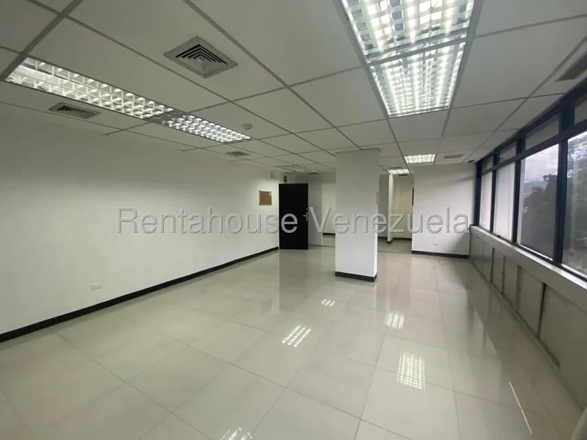 Comercial (Oficina) en Alquiler en Los Samanes, Distrito Metropolitano