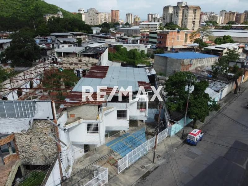 Se vende edificio comercial en Los Caobos
