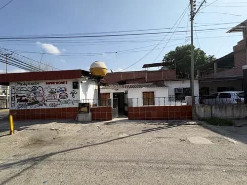 Se Vende Casa En Ruiz Pineda Guarenas Con Tres Locales A Pie De Calle