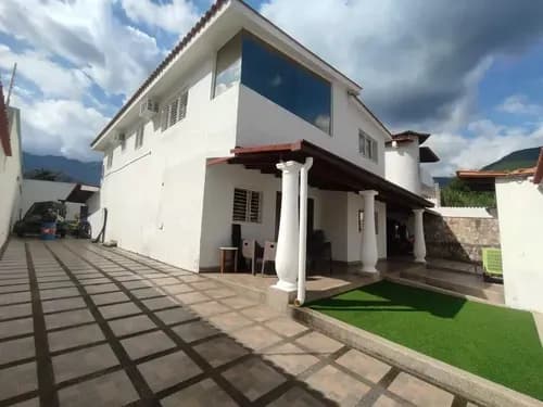 Se Vende Casa Avda Principal El Castaño