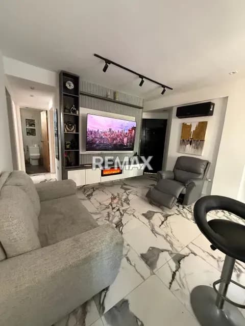 HERMOSO APARTAMENTO EN CARVAJAL