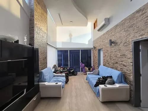 Np En Venta Casa Moderna La Urb. Pie De Monte Chale En San Diego , Planta 100 Código 315640