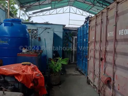 En Venta Galpon Industrial (#24-28852) Con Gran Potencial Para Remodelar Y Reacondicionar, Ubicado En Calle Cordova De Puerto Cabello. Cliente Directo
