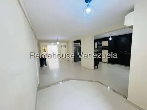 Daniela Linarez Alquila Espectacular Casa Dúplex Completamente Amoblada Con Acabados De Primera, Equipada Con Muebles, Electrodomésticos Modernos, Parque Choroni Cabudare