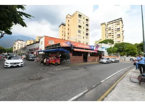 Terreno Comercial De 1.130m Con Estructura Hotelera En Los Dos Camino