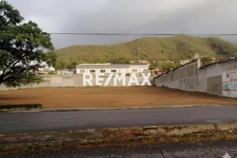 Venta amplio Terreno ubicado en Alvarenga Charallave