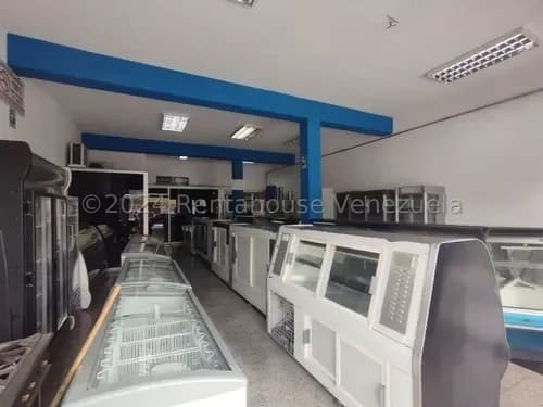 Raíza Suárez Vende 2 4 2 4 5 3 2 Excelente Local De 139 Metros, 3 Oficinas, 2 Baños, Ubicado En Zona Transitada Y Comercial Del Centro - Oeste De Barquisimeto