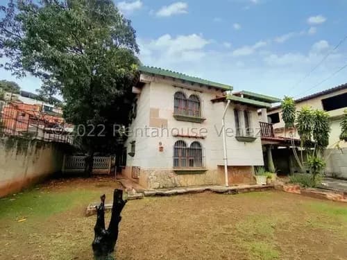 Jip 25-15665. Rentahouse Vende Amplia Y Comoda Casa De 375 Mts2, 5 Habitaciones, 5 Baños, Terraza, Estudio, Cerco Electrico Y Sistema De Alarma. Urb. Bolivar, La Victoria.