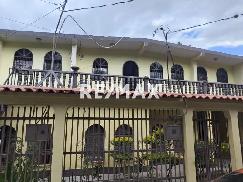 VENDO CASA COMERCIAL EN OESTE DE BARQUISIMETO