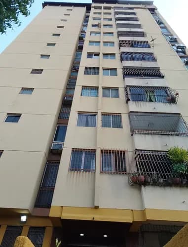 Loma Del Este Alquilo Apartamento Semi Amoblado