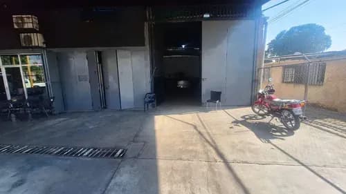 Ludeisi Zerpa 315043, Venta De Galpón Con 2 Locales En La Avenida Enrique Tejera, Sector El Palotal