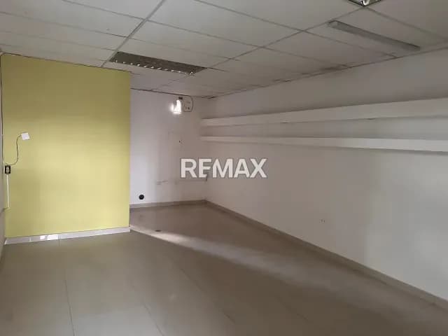 VENDO LOCAL COMERCIAL MILENIUM PISO 2