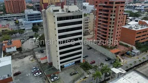 Maritza Lucena Vende Excelente Oficina Al Este De Barquisimeto, Amplia Área De Recepción, A/a Para Toda La Oficina, Planta Eléctrica.