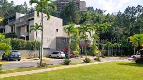 Townhouse En Venta, La Boyera #24-16218