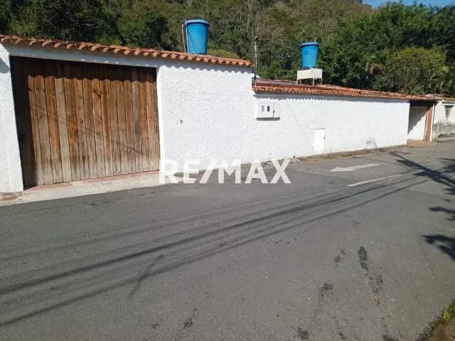 CASA EN VENTA URBANIZACION EL GOLF , COLINAS DE CARRIZAL