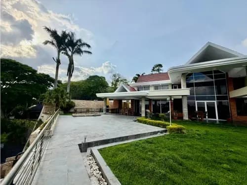Se Vende Casa 2000m² 6h/7b/715p La Lagunita