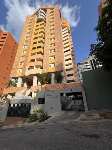 Hermanas Mota Venden Apartamento En El Parral