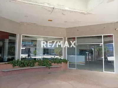 LOCAL COMERCIAL EN ALQUILER C.C FLORIDA OUTLET