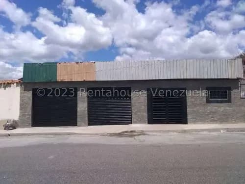 Local En Alquiler En Ubicación Estratégica Urb Los Pinos En Cabudare,lara Rc