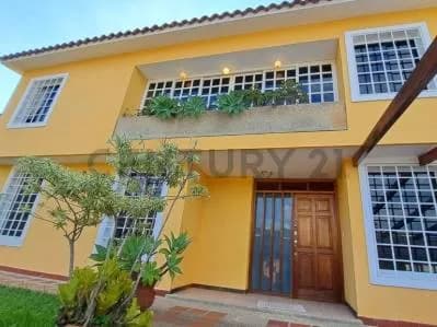 Venta Casa Prados del Este Calle Cerrada