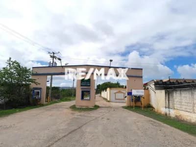 Terreno en venta en Tucacas, Silva, Falcón, 2054, VEN - $30k