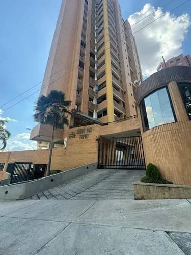 Apartamento En Venta Las Chimeneas Edificio Altos Del Tepuy Valencia 328474 Ref. 25-er