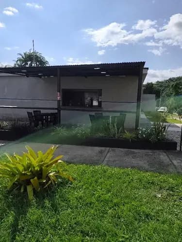 Local Comercial 3 En 1 En Urb. Lomas Del Este, Valencia. Elc-154