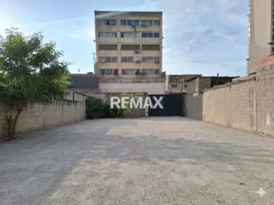 Terreno en venta en Calle Bolivar, Puerto La Cruz, Sotillo, Anzoátegui, VEN - $180k