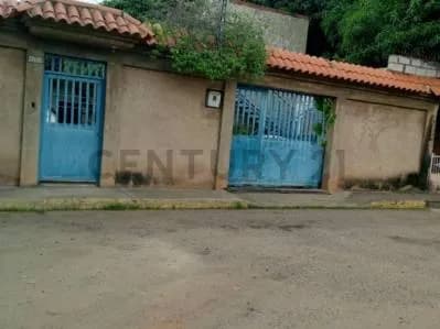 Vende casa con 10 Habitaciones independientes con fines de lucro