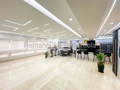 Apartamento En Venta Las Mercedes Totalmente Remodelado Con Acabados De Lujo Y Pisos De Mármol #26-21154